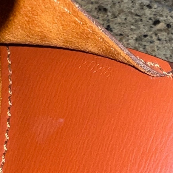 💯 Authentic Louis Vuitton Epi Cluny Leather Bag - - Picture 13 of 15